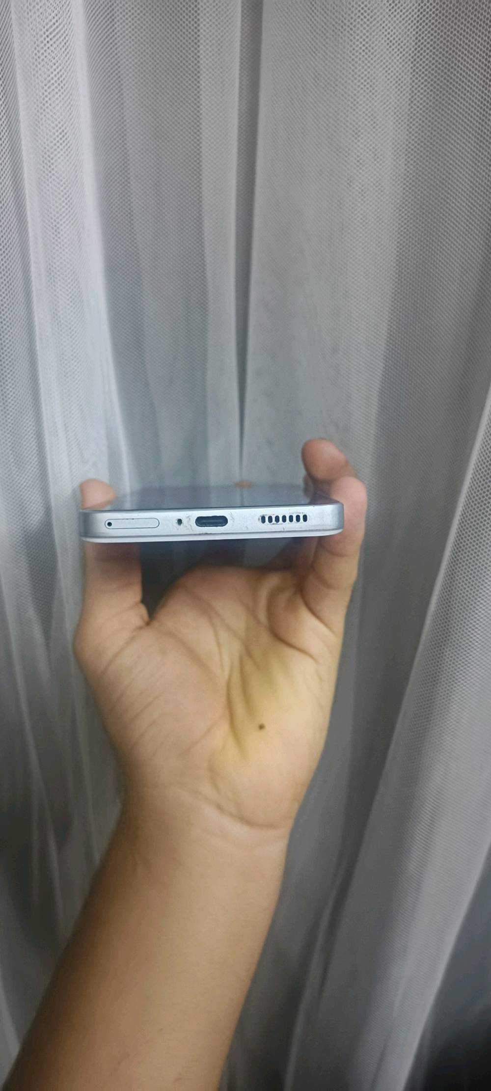 سلام عليكم مبايل تكنو بوفا 7 الترا جهاز نضيف كلش وصارله 10 اشهر فقط  تجي وشوف وتفخص حبيبي الذاكرة 256 االمبايل 400 وبي مجال بسيط حك الجية العنوان بغداد الضباط شارع الكاشي الاستفسار 7004903921