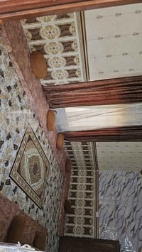 الهارونيه قرية صخر • ٣ غرف • ماء وكهرباء