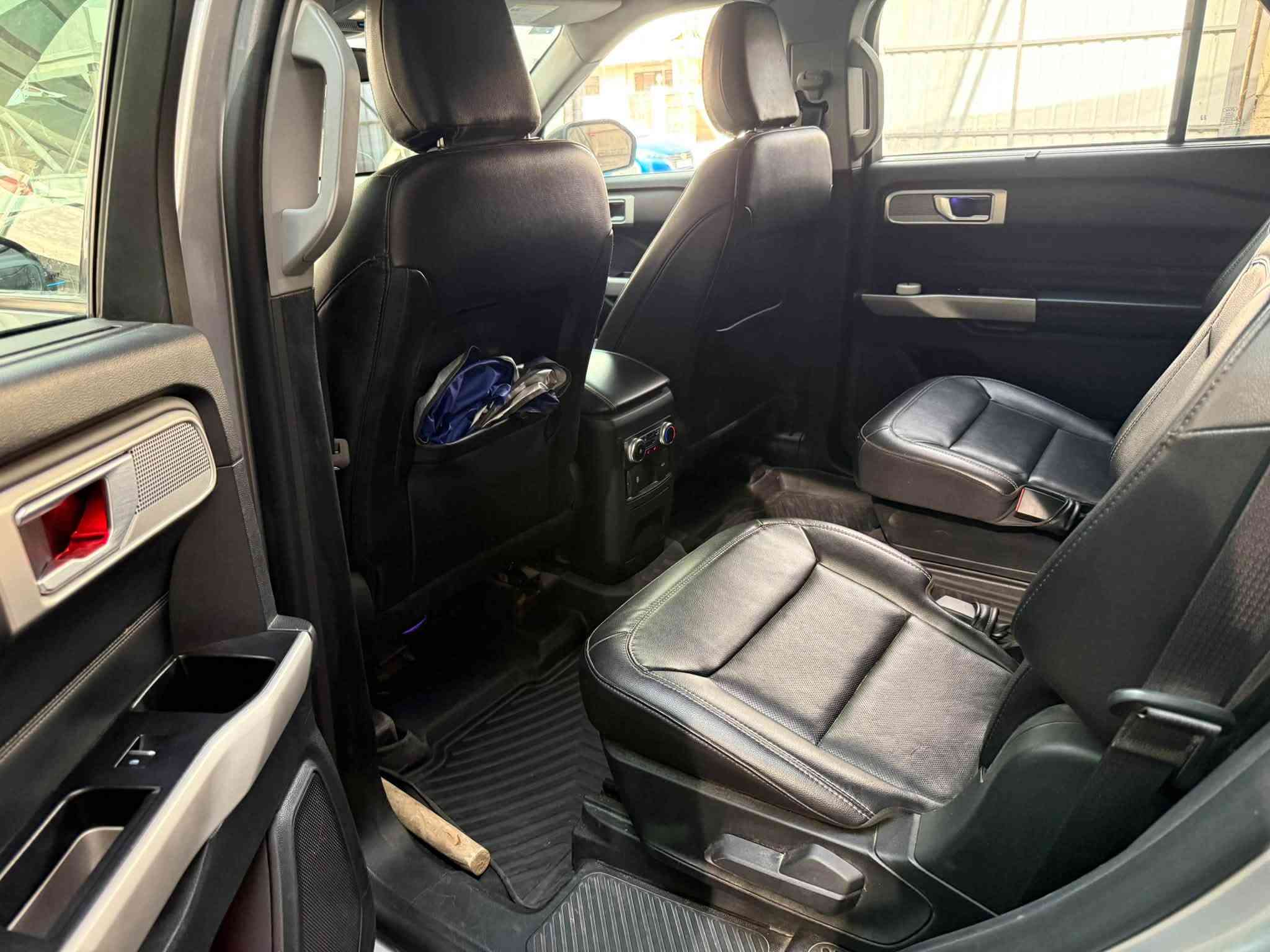 سلام عليكم
بيع مستعجل………..

Ford Explorer Limited 2023

مواصفات السيارة 

بصمة تشغيل 

تشغيل عن بعد 

محرك 2.3T

گير 10 سرعات

كامرات 360

بردات خلفية أبواب

انارة داخلية 7 الوان 

مري شفط 

نقاط عمياء 

مانع اصطدام 

تبريد مركزي 

صندوق كهرباء 

مصابيح امامية ليد

تدفئة وتبريد كشتات 

تدفئة ستيرن 

ابل كاربلاي 

كشن vip

ممشى السيارة 43 الف ميل

الضرر : جاملغ وباب جهة السايق مبدل بلادي نفس اللون بجم كبس امامي وخلفي ايرباك برده فقط سيارة مصفرة غير هذا حادث مابيها 

1FMSK7FH2PGA85591 .

سيارة مرتبة ومابيها نقص 

رقمها بغداد 

مكانها بغداد الدورة 

*********** متوفر واتساب

 

245$ورقة وبيها مجال

نص مكتوب في الصور:
- 1 / 12 3:11