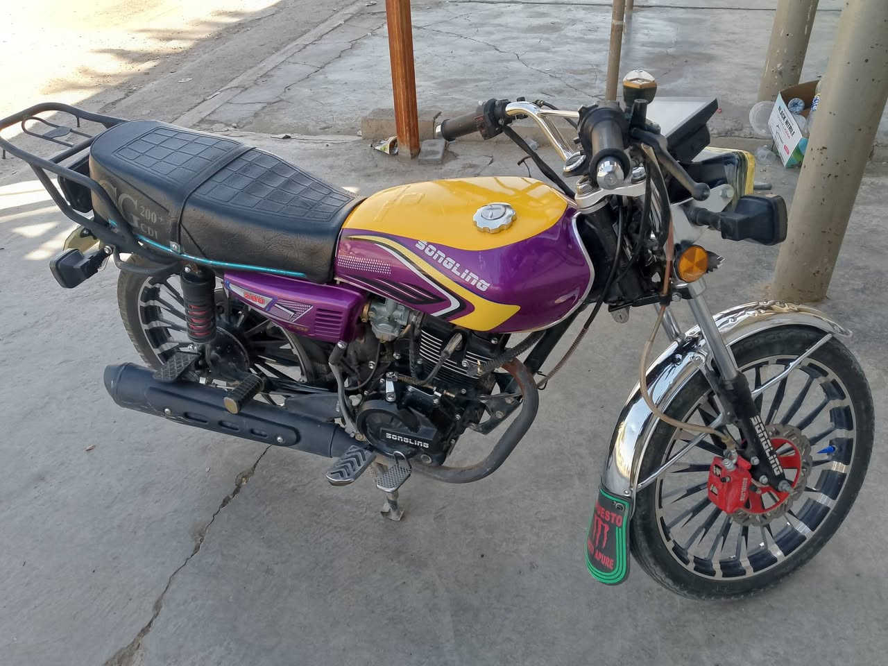 سلام عليكم لبيع دراجة مديل 26مكينه 200 بلادية ضاغطة وزنجيل بيه بصمات بيه منفيس السعر 750بيه مجال رقمي *********** مكاني سامراء @
