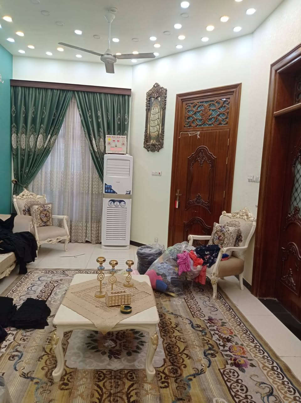 اللهم صل على محمد وال محمد 

#للبيع دار سكن في ام الخيل الثالثة 
 
🛑 مساحته 300 متر طابو عثماني 

🛑 طابقين كونكريت بناء حديث 

🛑 يحتوي على/

🏤 4 غرف نوم 
🏤 استقبال 
🏤 3صالة
🏤 مطبخ حار + بارد
🏤 3 مجمعات صحية

للاستفسار الاتصال على 📞

مهندس امير الصافي 

***********
