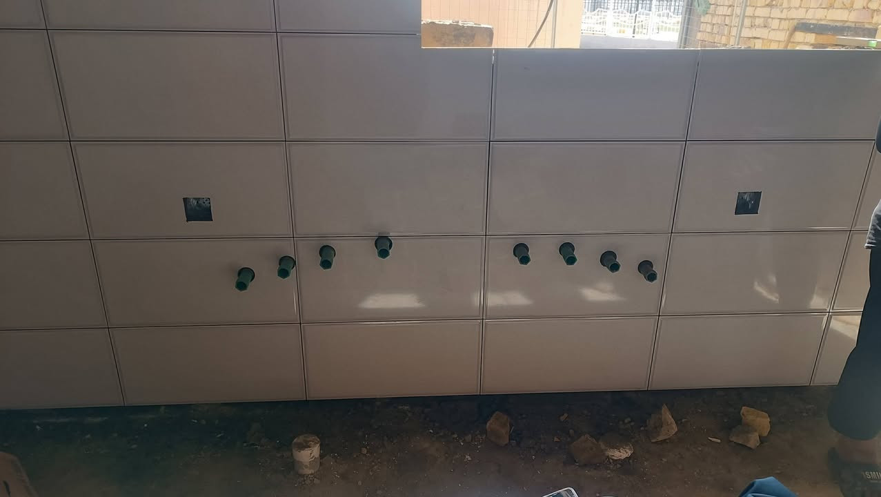 السلام عليكم. 
خلفة كافة السيراميك والمرمر شغل تسليم مهندس 
وبأسعار مناسبة  اتصل او تواصل خاص ***********
