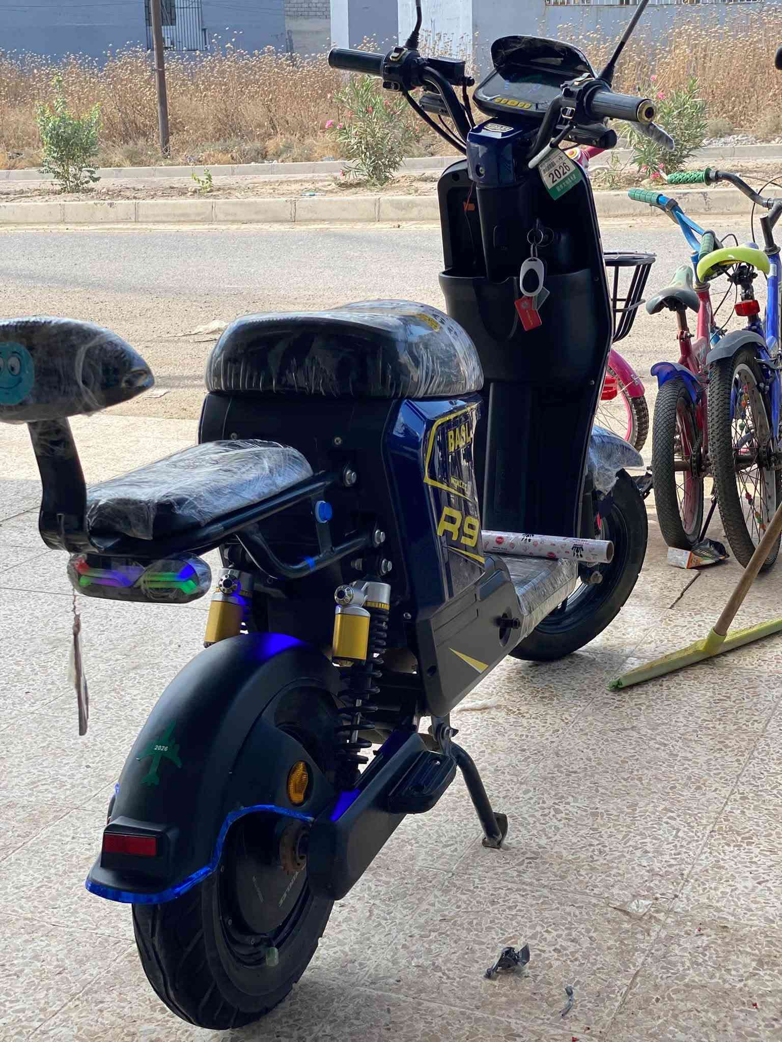 ماطور لزرك  R9 2026
 مستخدم شهر واحد مخذو ب 650
كلو شغال اشاير خلاط لايت عالي ناصي 
نيضام بك R 
تايات جدد 
بطريات ولي اصلي 
ماطور فول نضافه ربع ما تصرف علي 
السعر 550
شراي تعال خاص وبي مجال
____________________________________________ 

ماطور لبيض R900
ماطور نضيف كدام العين 
بريكات بمكانم دسكات جدد 
ايشاير كلو شغال لايت عالي ناصي
3 نمر 
السعر 450 
جوه 400 ما بيع 
موقعي اليسر حي الشيماء
***********
