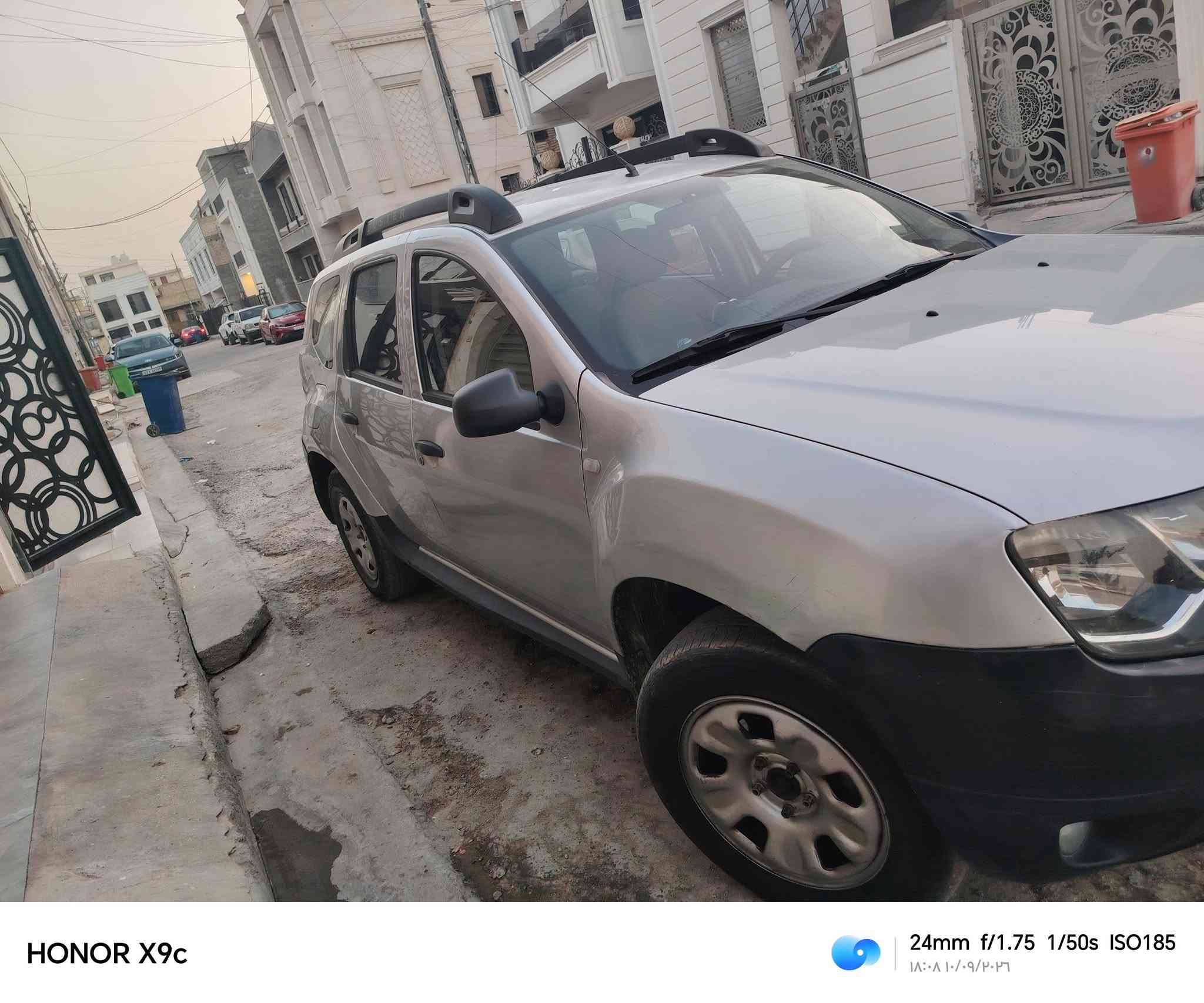 رينو داستر ٢٠١٧ رقم اربيل بيه بارد ٣ قطع وتبديل باب صندوق السياره حلوه بيه شويه نواقص سعره ٧٥ ورقه وبيه مجال  للاستفسار *********** بعد الساعه ٣ متواجد واتس اب
