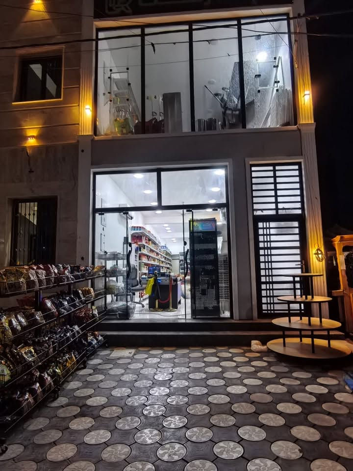 أسواق للبيع بغداد حي الجهاد كاملة اثاث وبضاعة للتواصل ***********
