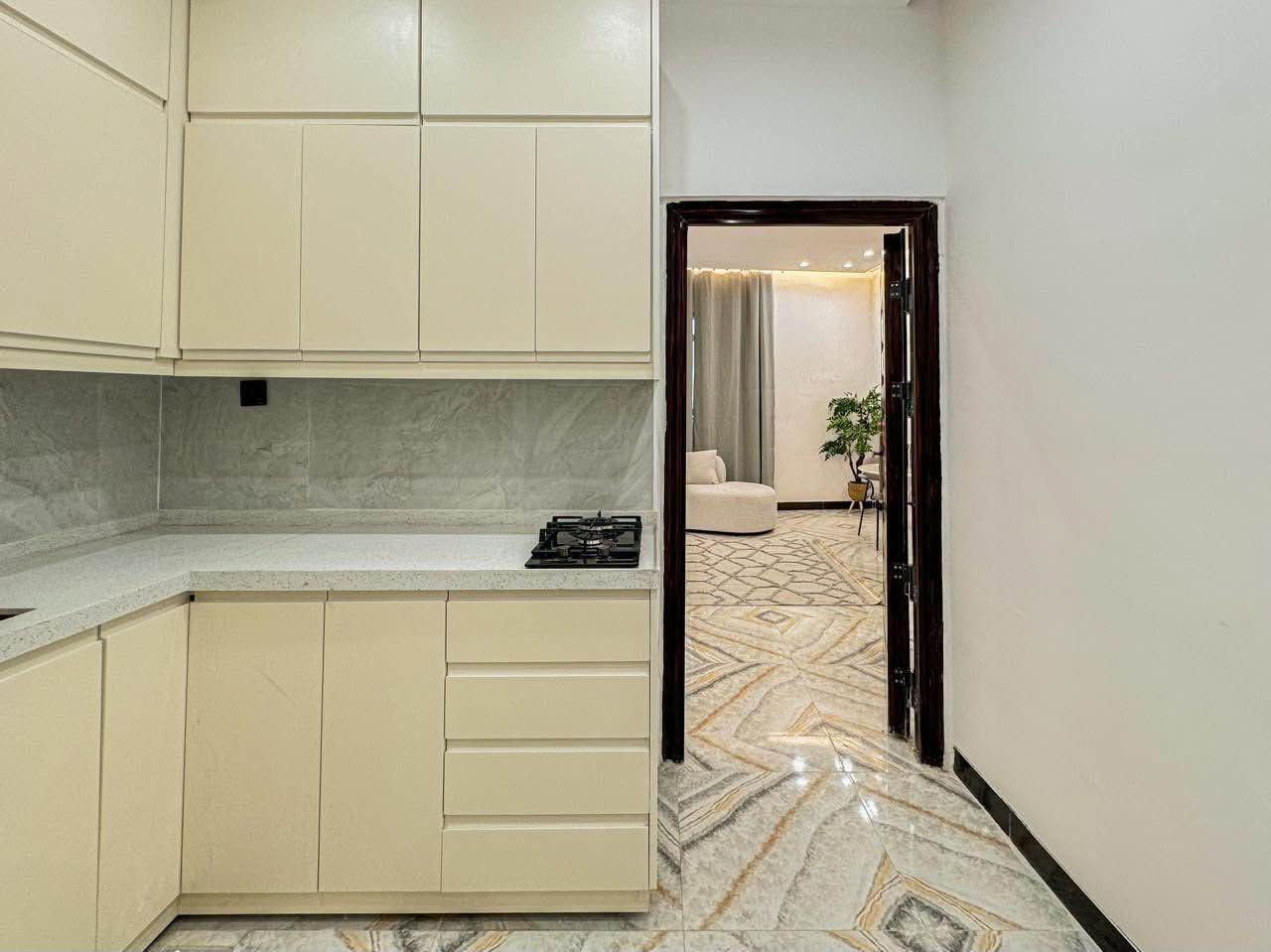 🏢 فرصة مميزة للسكن أو الاستثمار

شقة مؤثثة بالكامل داخل برج سكني في  كربلاء شارع ميثم التمار ✨

📐 المساحة: 65 م²
🛋️ مؤثثة بالكامل وجاهزة للسكن
📍 موقع مميز داخل برج سكني
💰 السعر: 115 مليون دينار

إذا تبحث عن شقة جاهزة بموقع ممتاز وسعر مناسب، لا تضيع الفرصة.

📩 للاستفسار أو حجز موعد للمعاينة، راسلنا عبر الواتساب أو الاتصال ع الرقم 
*********** Singapore
