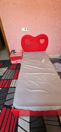 غرفه بناتيه • بدون دولاب