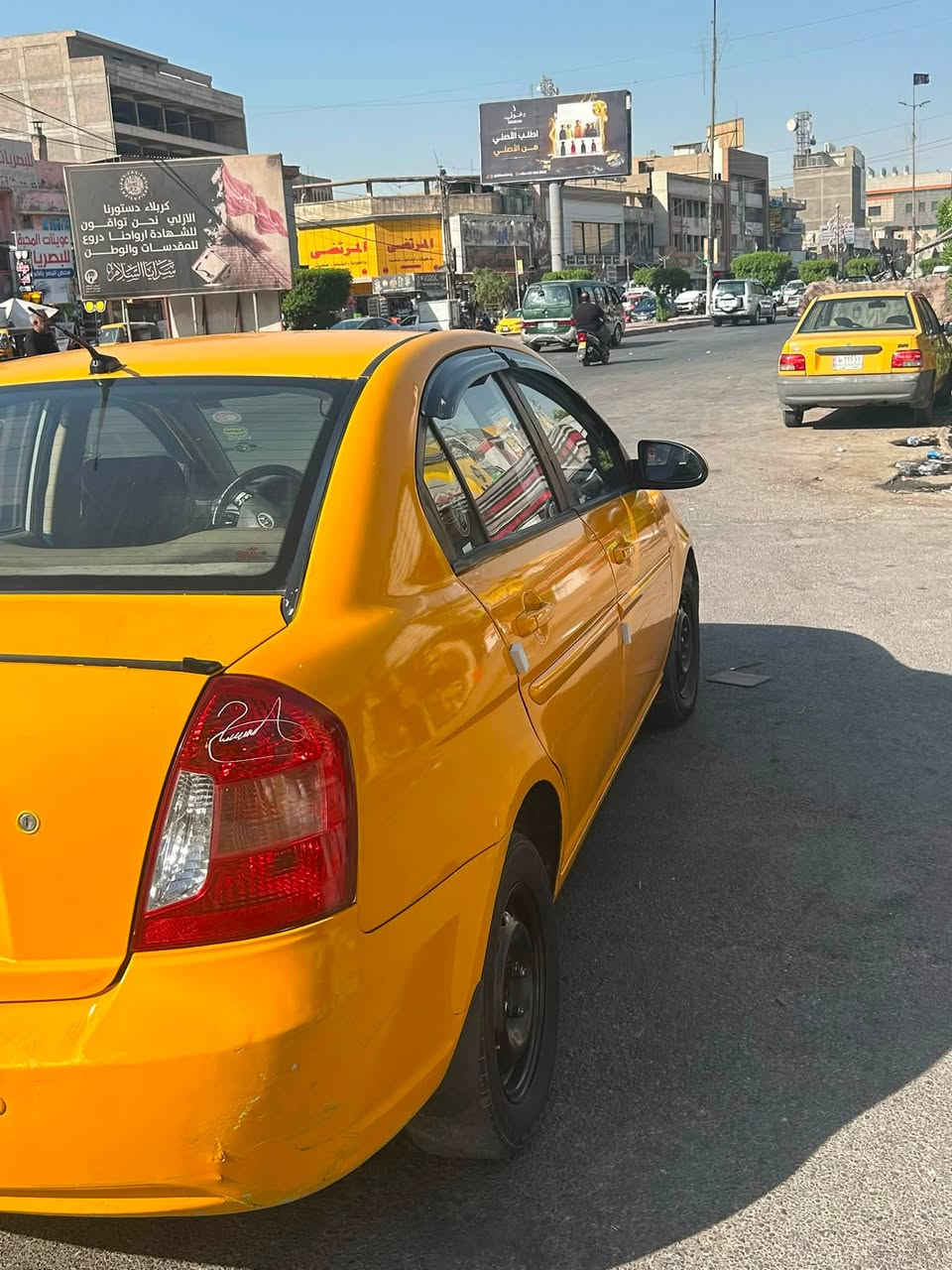 السلام عليكم عندي سيارة اكسنت موديل 2009 خليجي 
بيه بس طخه بل جاملغ الخلفي تبريد ثلج السعر 65 وبية مجل 
مكاني الأمين الثانيه رقم ***********
ما متواجد على الفيس
