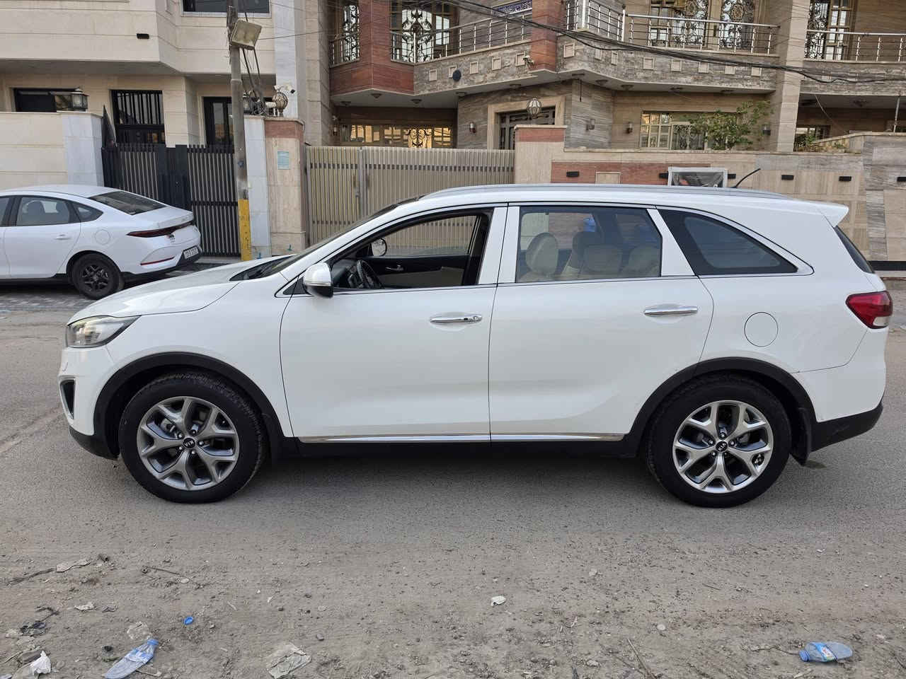 سورنتو ٢٠١٧ خليجي فول مواصفات من عدا الفور ويل بانوراما كشنات كهرباء وجلد بردات خلفيه بصمه تشغيل وابواب شاشه وكاميرا وتحكمات جنطه كهرباء ٧ راكب ٣ قطع تبريد محرك ٦ سلندر بيه حادث باب خلفي وبيه الداير مال الباب كص بيه مكانات صبغ من صفحه السايق مكان بغداد السعر ١٦٥ ورقه 
للاتصال ***********.     مكلف بالنشر مكلف بالنشر اتصل بالرقم
