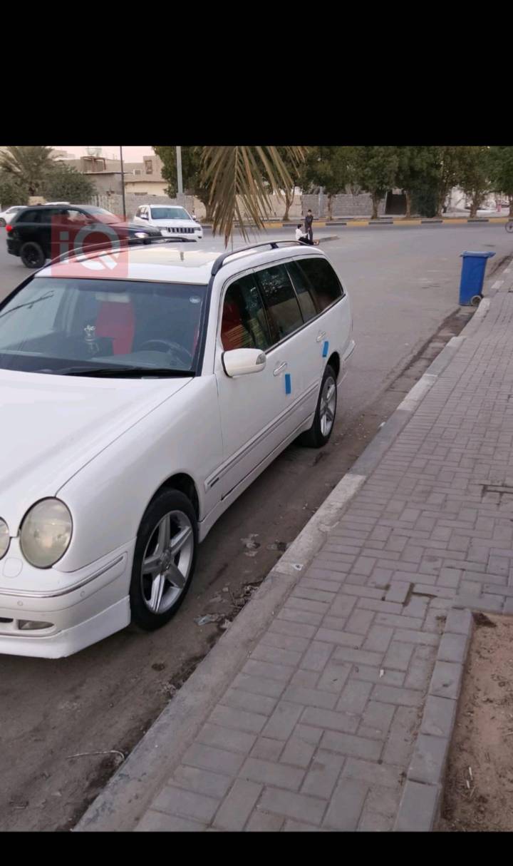 مرسيدس افنكارد استيشن 2001
مكينه V سته
5 راكب 
رقم دهوك خصوصي بسمي
ما بيها حادث 
وما مصبوغه 
تبريد خير من الله 
كير ما بيه شي 
ما بيها اي شي وما ناقصها شي فول مواصفات
سعرها100 ورقه وبيها مجال  
مكاني بصره 
رقم *********** متواجد خاص و واتساب