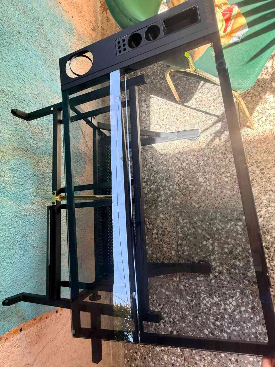 بيع ميز هندسي مع الستول مالي اي ضرر
***********
