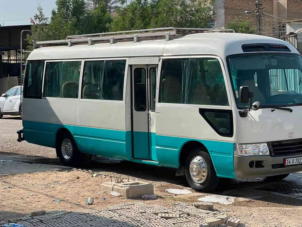 السلام عليكم كوستر موديل 2006 مكينه بالجيس كأردن جديد تبريد  جديدمنضومه غاز 120 لترًالسعر 195رقم الهاتف ***********
