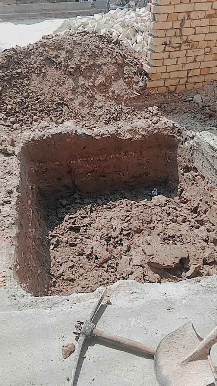 سلام عليكم خواني هاذه شغلي حفر سمتتنك +بناء +صب تصل وبيك خير وتدلل ***********

