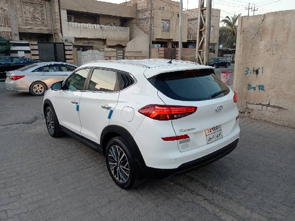 هونداي  توسان 2020 خليجي  جديده ماشيه ٦٠ الف فقط كفاله عامه 
موديل ٢٠٢٠ اربيل وكاله او تحويل مباشر 
بصمة مري شفط بصمة أبواب محرك ٢٠٠٠ دوش فول تحكم ستيرن كامره ويل كروم
السعر ١٧٨
مكاني بصره 
*********** البصرة, العراق

