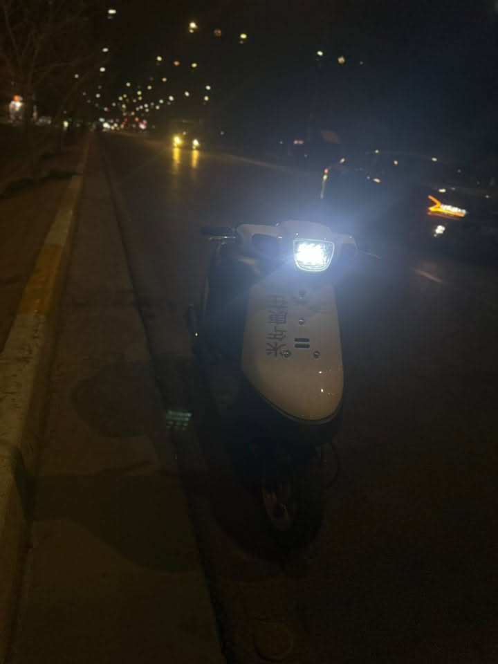 سلام عليكم بطه كلش نضيفه  سلف هندر كلشي شغال لايت زنون ما مفتوحه سعرها ٤٥٠ وبيها مجال كربلاء حي النصر 
*********** موجود واتساب هم
