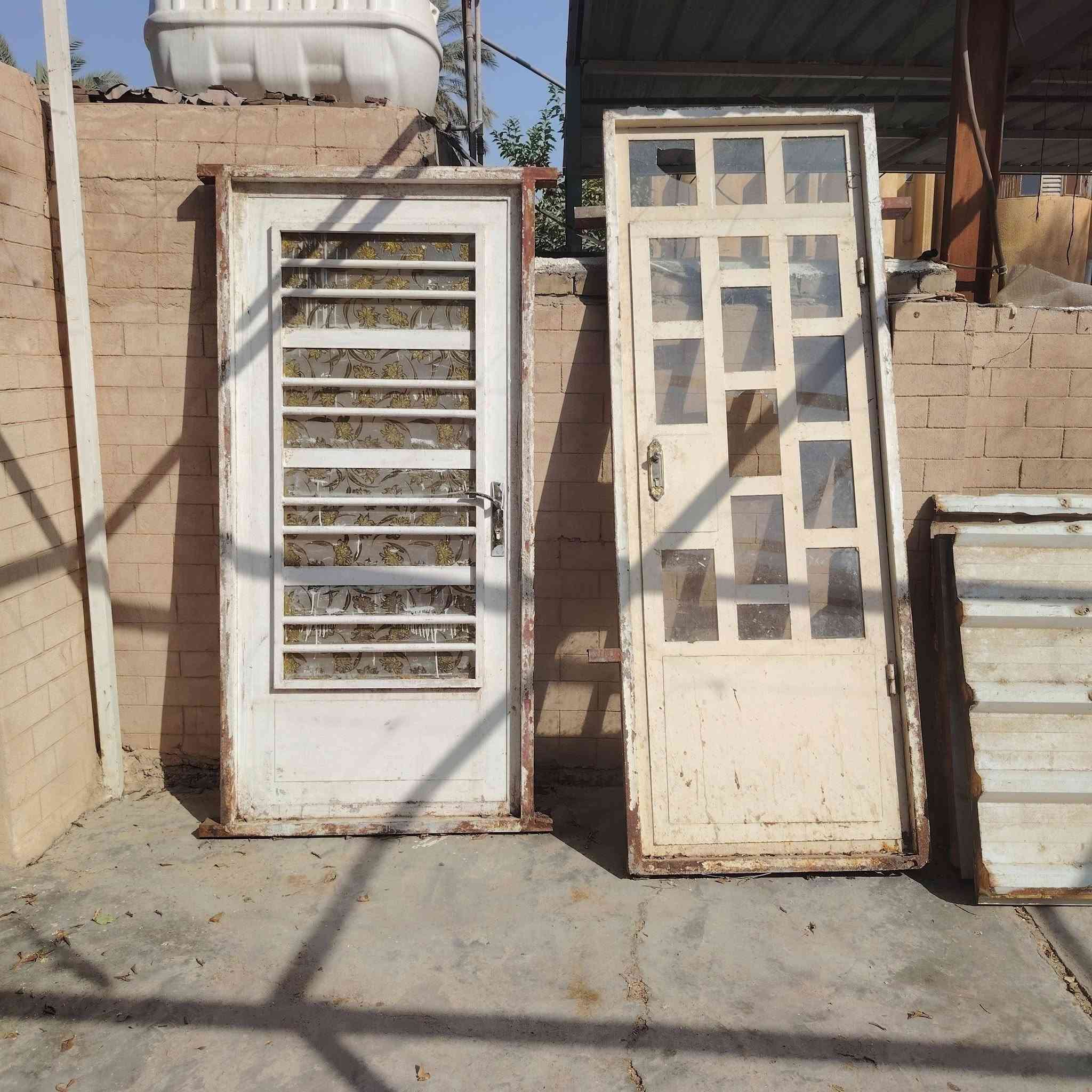 بوب. وسندوجيج للبيع قياسات البوب 80العرض الطول 230الباب الثاني 90في مترتين السندوج الطول اربع مترات التواصل علا الرقم التاليه***********
***********
