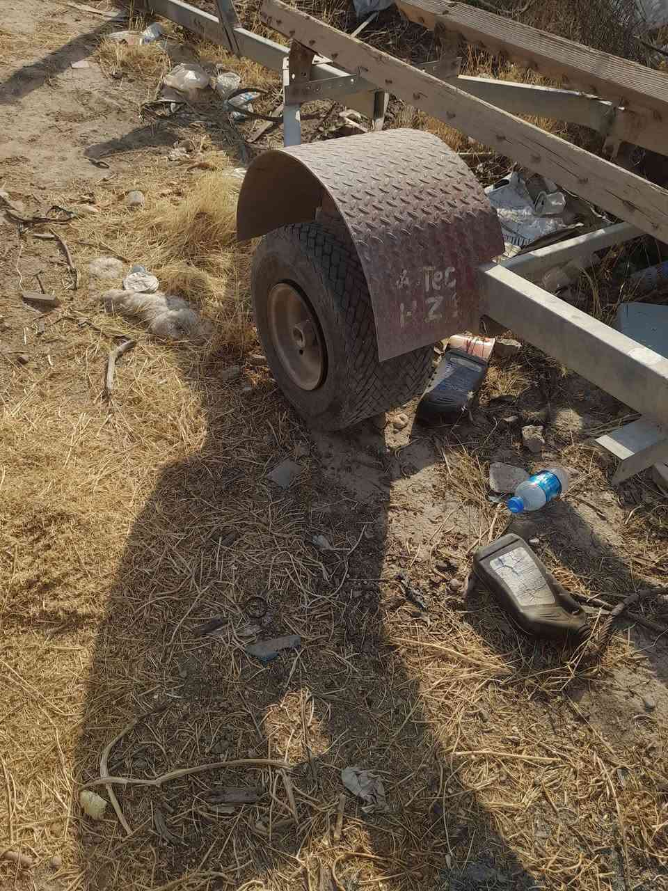 السلام عليكم
عربانه شركة
ترهم جدسكي وزورق
ينرادلها تايرات
السعر ٣٥٠ الف
رقم الموبايل
***********
