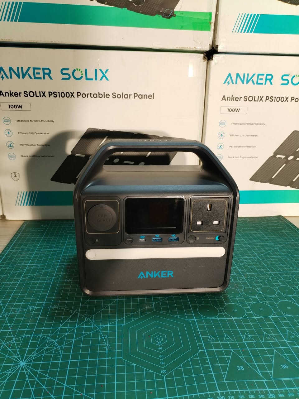🔋 Anker PowerHouse – 256Wh
⚡ محطة طاقة محمولة من Anker، مناسبة للبيت، السفر، التخييم، وتشغيل الأجهزة الإلكترونية أثناء انقطاع الكهرباء.
المواصفات:
🔋 السعة: 256Wh
🔌 مخرج AC: 220–240V
⚡ قدرة الخرج: 200W
🔋 بطارية داخلية بسعة 256Wh
🚗 مخرج سيارة 12V
🔵 USB-C
🔵 عدد 2 USB-A
💡 إضاءة LED أمامية
🔌 إمكانية الشحن من الكهرباء AC
🔋 تصميم محمول وسهل الحمل
🛡️ أنظمة حماية للبطارية والمخارج
مناسب لتشغيل: 📡 الراوتر والإنترنت
💻 اللابتوب
📱 الموبايلات والأجهزة اللوحية
💡 الإنارة
📺 الشاشات والأجهزة الإلكترونية الخفيفة
🚗 أجهزة 12V
البطاريه 3000 دوره شحن عمر الفتراضي 10 سنوات
استفسار وحجز وتساب فقط 
***********
سعر الجهاز
175 الف
