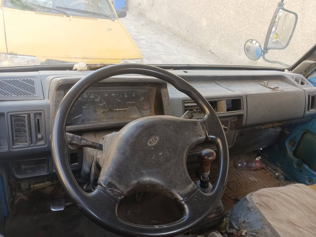 السلام عليكم 
كيه حمل 1995 سيار نضيفه محرك وكير مكفولات حداديه جديده قماره وربع سبعه 
جنكال السياره بغداد الدوره ابو دشير  للاستفسار ‏‪***********‬‏ عارضيها 32
