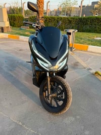 دراجة PCX الجيل الثالث وارد ماليزي الدراجة كفالة عامة بس بية ملاحظات ب...