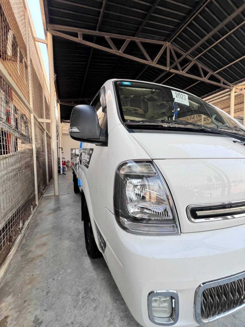 السلام عليكم للبيع كيا حمل موديل 2023 مكفول كفاله عامه رقم بغداد انكليزي تحويل باسمك ثاني يوم السياره ماشيه 79الف حقيقي السياره كلها وضع الشركه اسبير الشركه ما نازل العنوان واسط قظاء الصويره السعر ب148 وبيها مجال شي قليل الهاتف ***********
