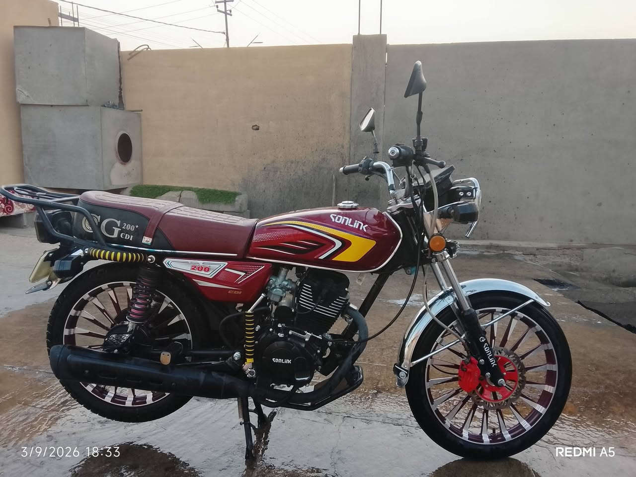 السلام عليكم دراجه ناريه للبيع السعر 900 الدراجه كفاله ما عده الشاشه بيهه خربطه بصيطه.المكان القائم الكرابله.الرقم ***********
