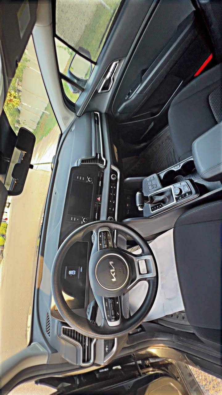 Kia sportage 
مۆدێل 2024
مەکینە  GDI
ئۆتۆ هۆلد 
ئۆتۆ پارک 
تعديل سورعە
تعديل مسار واتا لەگەل خەتی جادە دەروات
برێک بەسمە
شاشە گەورە 
گێچ ئیلیکتڕۆنی
٤ پادەی ڵەگەڵە
٢ جامی ڕەشی بیلادی لەگەڵە 
کاڕ پلەیە 
دەبل گێڕ                  
تبرید مرکزی
حەساسی پشتەوە
حەساسی پێشەوە
جۆری لێخورین normal.sport.smart +eco
لایت لید 
لایت زینۆ
لایت بلاجکتۆر
مکینە 2.5 gdi مەکینە مەرغوبه بێ تۆڕبۆ تەنەفوس تەبیعی
فەحس و هەزەو سەنەوی و رەقەم نوێیە
لێدرانی 
٤ پارچە بێ ئێرباگ 
یرک بست pdr لە سندوق هەیە
شوێن : هەولێر 
رەقەم مۆبایل : ***********
كيا سپورتج موديل ٢٠٢٤
مواسفات GDI
ئوتو هولد 
ئوتو پارك
تعديل سرعه
تعديل مسار
بريك بسمه
شاشه كبير
گيچ إلكتروني
گير ئوتو و عادي
تبريد مركزي
حساس أمامي  
حساس خلفي
مود القياده (نورمال،سپورت،سمارت(يكو).)
لايت ليد
لايت زينون
لايت بلاجكتور
مکینە ٢.٥ بدون توربو (مکینە GDI) مكينه مرغوب
السبغ 
٤ قطع صبغ بدون ئير باگ
مع مكان صغير بل صندوق PDR
فحص هزه و سنوي كل جديد
مكان أربيل 
رقم موبايل *********** أربيل, العراق
