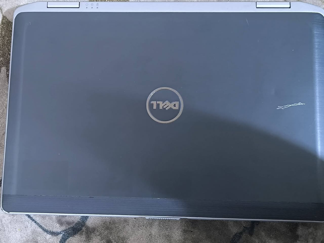 Cori5 الجيل الثالث 
رام 4GB 
هارد 320
كرت شاشه داخلي 2GB 
كرت شاشه خارجي 1GB 
شاشة 14 
نسبة بطارية 57٪ تقريبا ساعه الى نص ساعه 

ملاحظه السماعات ستيريو 
اليمين شغال 100٪
اليسار شغال انصه شويه
الصوت مابي خلل شغال طبيعي 

135 الف
واتساب ***********
توصيل متوفر
