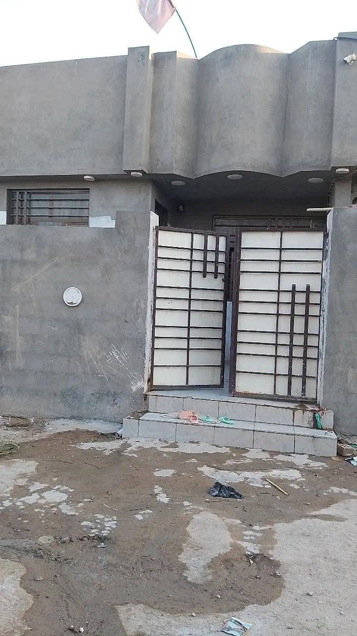 سلام عليكم بيت للبيع بغداد المدائن بستان بيت مشيوح مساحته البيت 140. يتكون البيت من غرفتين نوم وصاله ومطبخ ستقبال وحمام خارجي وداخلي قرار على 25 السعر 75وبي مجال ستفسار على الرقم ***********
