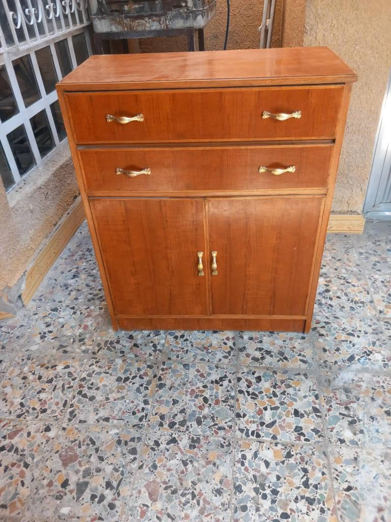 ميز  مجرات العرض ٨٥ سم العمق٤١ سم الارتفاع  متر و٣ سم السعر ب  ١٠٠ وبي مجالالعنوان بغداد الكرخ تقاطع درويش البياع شارع البداله الانتصارسوق اميمه فرع مجمع الرازي ع اليمنه منتصف شارع ع اليسرى خلف مي اور
***********
*********** بغداد, العراق
