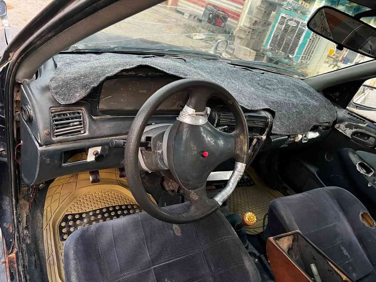 السلام عليكم سيفيا موديل 93 محركه قوي  تايرات جديده  سنويه ل 29 تحويل ثاني يوم السعر 22 بيها مجال  العنوان ديالى كنعان  
الرقم ***********
