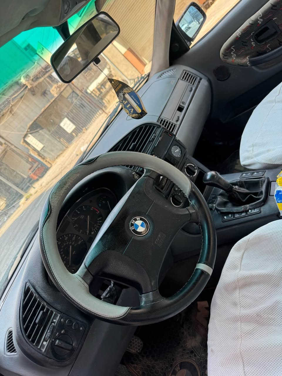 للبيع صقر bmw e36 رقم كركوك دولي سنوية ورقم جديد 
مكينة 25 مسكر دجتال جديد مبدل أوروبي الكير عادي نمرة قصيرة شرط الكير ومكينة 
كابون بانزين موجود 
سيارة بلادي مابي ضرر قويه
دواخل جلد كشن تدفئة + كهربائي 
بلاد تبريد + تدفئة 
جامات كهربائي 
لايت حلقة + زينون 
تايرات ربل جديد  
بيها نضام قفل اكسل تكدر تشغلها و اتطفيها + بيها تعديل صوت صالنصا رياضي شلعة ومعدل فول تجي وتشوفها 
ستيرن باور + دبل ايرباك+ نضام abs+قفل مركزي سستم سماعات 
مكان سيارة كركوك سعر 38 للاستفسار اكثر تعال خاص أو  خابر ع رقم *********** كركوك, العراق

