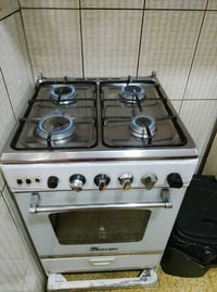 طباخ ٤ عيون • نضيف • نفر واحد