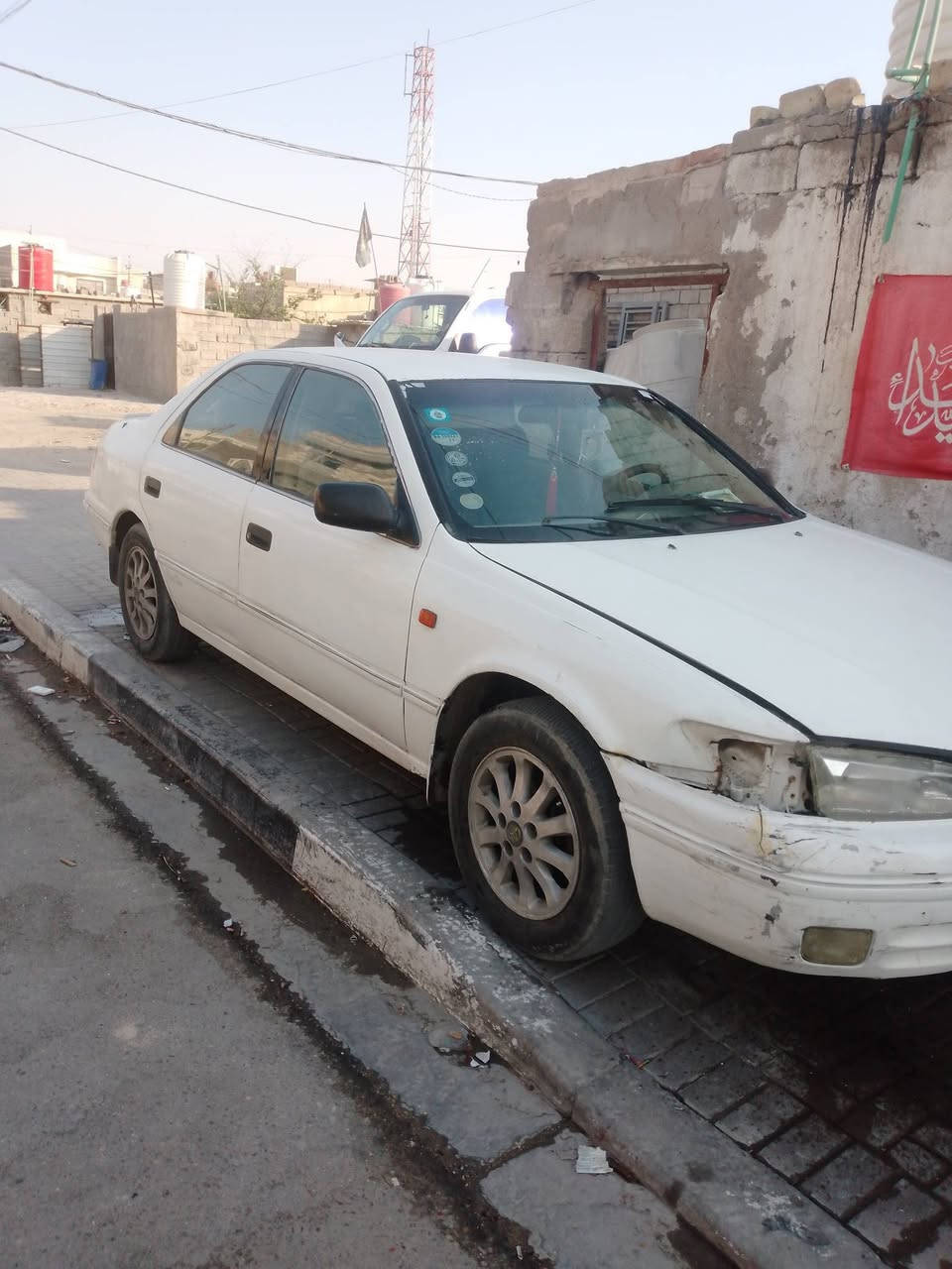 يالله سلام عليكم سياره كامري موديل 2000السياره حلوه وجاهزه من كلشي ماعده الضربه وبيه تبخير بس لاتنقص لا شي شنو سببه ماعرف المهم للبيع السعر خاص الشراي يخابر وانه بخدمته تحويل ثاني يوم من راعيه الشرعي وهاذ رقمي وتدللون ***********
