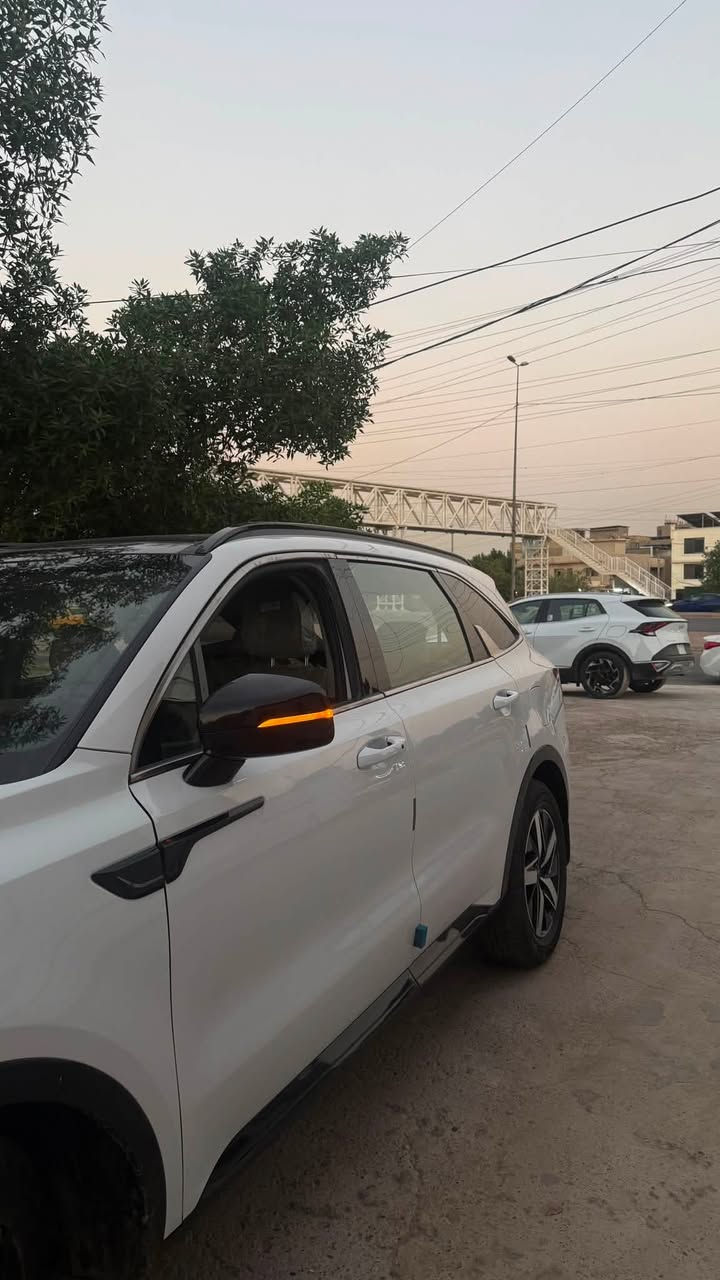 سورنتو ٢٢ امريكي
ضرر جاملغ وبنيد فقط
محرك ٢٥٠٠توربو🚀
فوول الفول 
رقم بغداد بأسمي 

.
سقف بانورامي.
صندوق كهربائي.
تدفئة المقاعد.
مستشعر وقوف.
نظام التحكم على المنحدرات.
منافذ كهربائية.
مثبت سرعة.
مسند ذراع.
بصمة تشغيل.
نظام مراقبة النقطة العمياء.
شاشة معلومات.
حساس المطر.
نظام المفتاح الذكي.
التحكم التلقائي بدرجة الحرارة.
مقاعد كهربائية.
ست وسائد هوائية.
مصابيح زينون أمامية.
نظام مانع الانزلاق.
آبل كاربلاي.
التشغيل عن بعد.
نظام ABS.
شاحن لاسلكي.
رادار.
مقاعد الصف الثالث.
فرامل الوقوف الإلكترونية.
كشافات الضباب.
حساسات ضغط الإطارات.
تحذير مغادرة المسار.
قفل الأمان للأطفال.
أزرار طي مقاعد الصف الثاني.
إنارة داخلية تعمل باللمس.
إشارات بالمرايا الجانبية.
وضعية Eco.
وضعية Comfort.
وضعية Smart.
وضعية Sport.
نظام إطفاء المحرك أثناء الازدحام.
ناقل حركة DCT دبل كلج.
نظام Auto Hold
سعر يخبلل
***********
