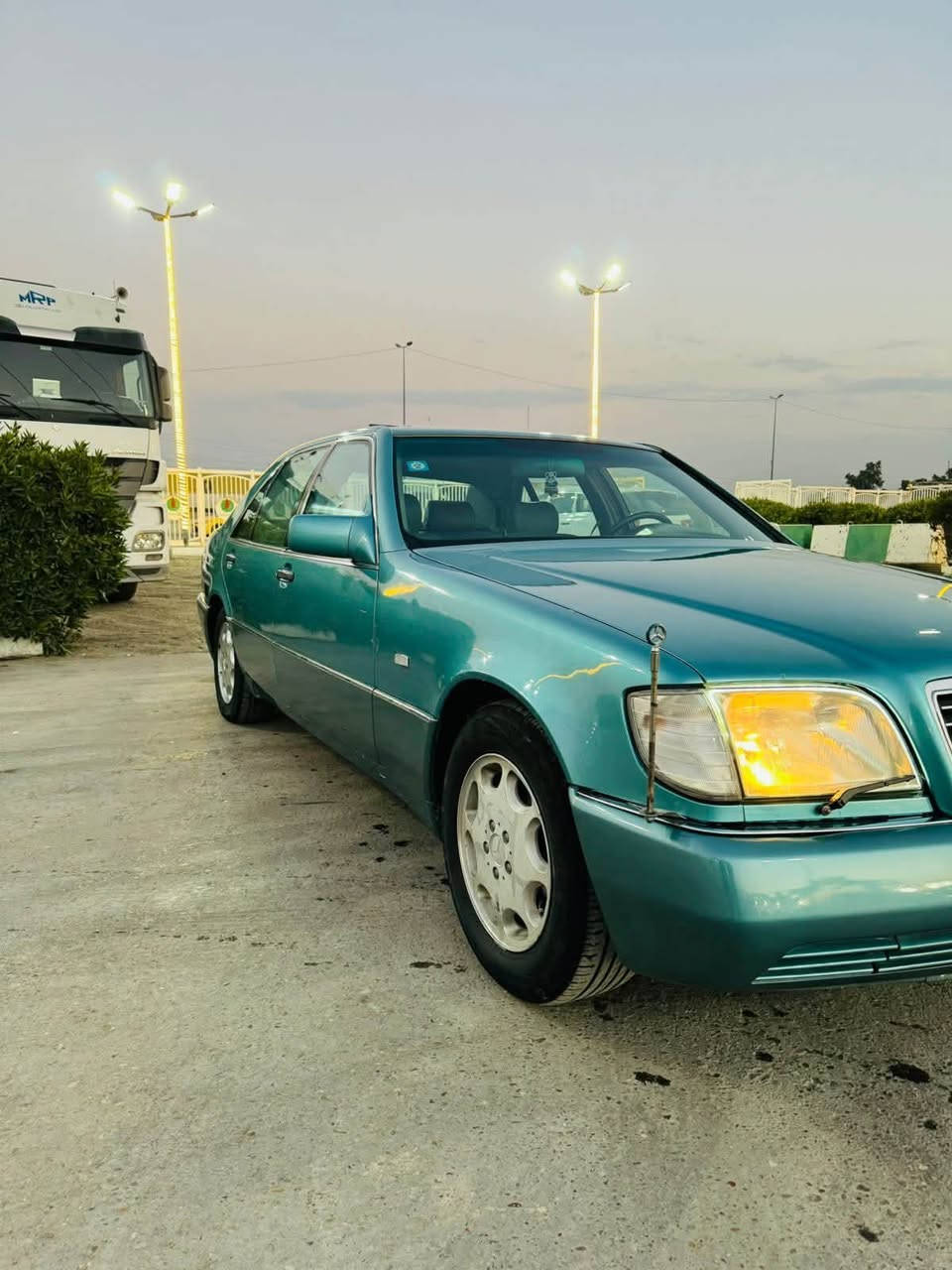 للبيع مرسيدس شبح موديل 93 مكينه وكير كفاله تابوت صدر امامي خلفي جديد نقص سياره كمريسر سلايت يشتغل ع نص بس هذا نقص بيه سياره كامله وين ما تريد تراي 
تخم تاير مري شفط ارير شغال دواخل بلادي جلد رصاصي بلادي صبغ يخبل احلا من صور رقم بغداد نكليزي راعي سياره جاري يعني شوكت ما تريد تحول مكان سياره بغداد الحسينيه 
السعر 55منضومه جديده تبريد ***********
