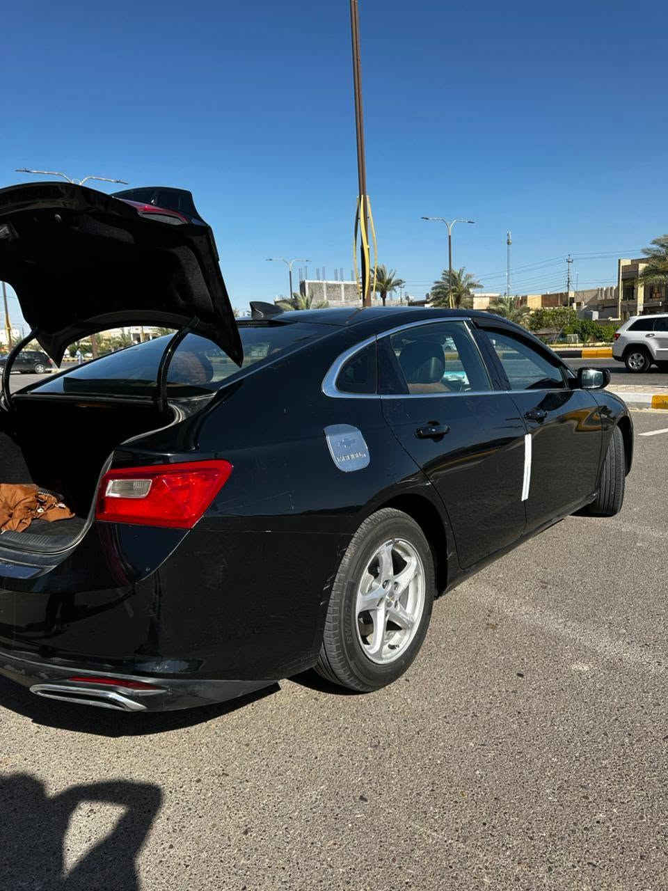 سلام عليكم ماليبو موديل 2016 رقم سليمانيه سياره حلوه وجهازه محرك 1500تيربو لون اسود مكفول كير ومحرك بيهه حادث امريكة جاملغ وباب السايق المكان الانبار فلوجه الرقم ***********
