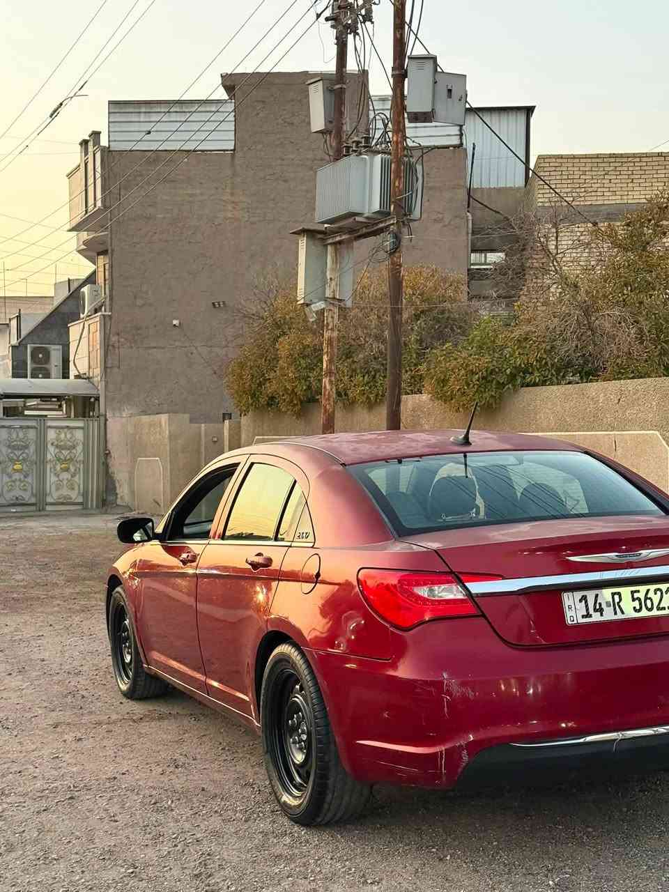 سلام عليكم 
كرايسلر  c200
موديل 2014 
رقم بصره الدولي 
ضربتها فقط جاملغ السايق 
وجارده 3قطع بنيد قماره صندوق 
نقصه صدرها تعبان واشر قبق ولفات. 
سعرها 57. السياره حلوه وكاعده وماكو هيج سعر بموديلها 
العنوان بغداد الشعب 
***********
