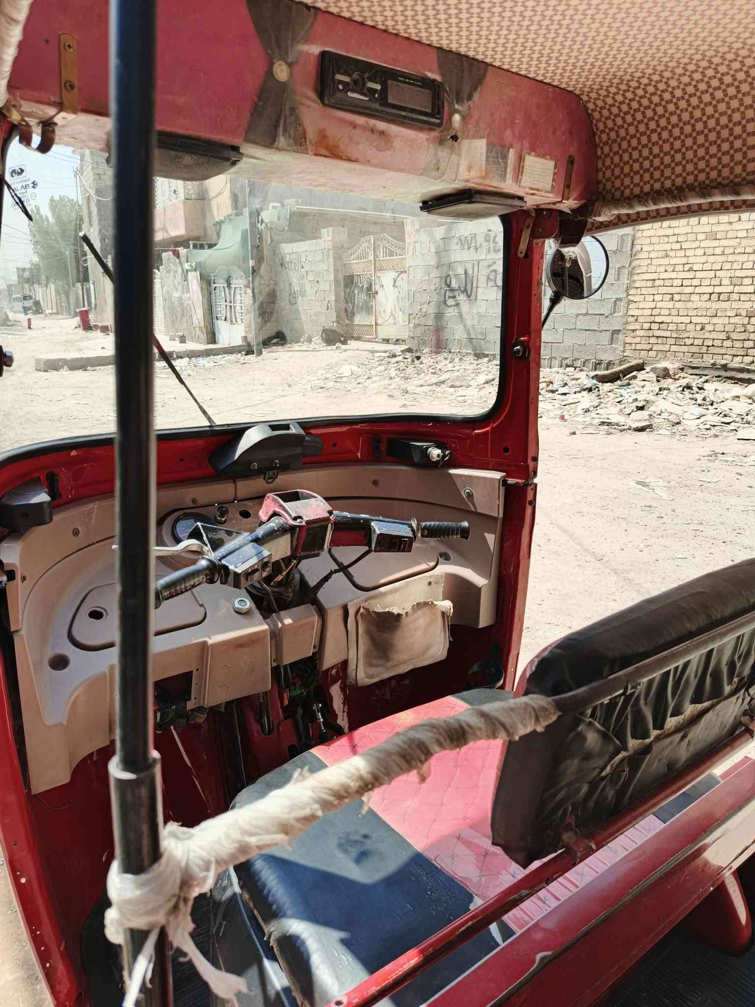 السلام عليكم تكتك البيع موديل 18 أوراق أصولي تكتك جاهزه كبل الشارع المكان بغداد المشتل السعر 3500 وبيهه مجال خابر وتدلل ***********
