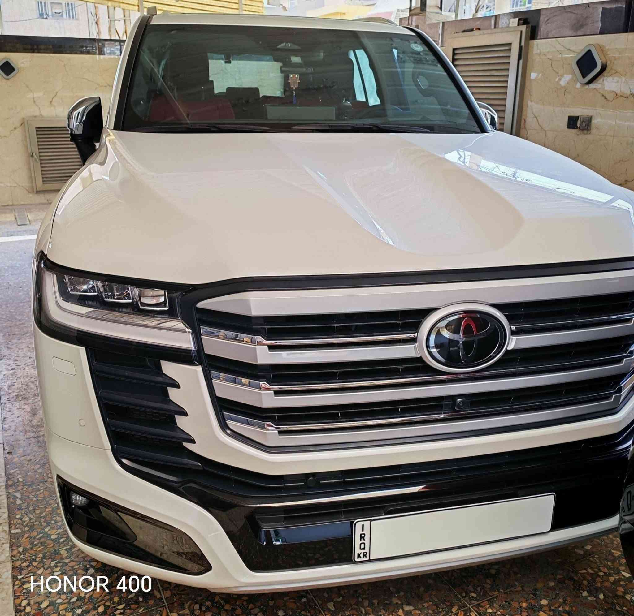 لاندكروز VXR • هايبرد • ٢٢٤٠ كم