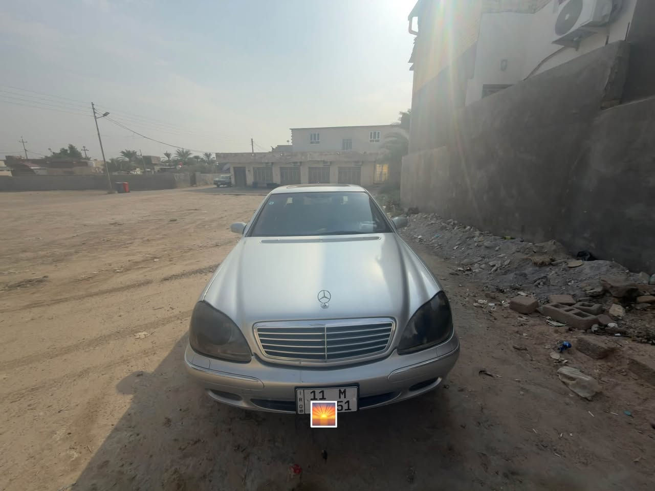 السلام عليكم 
للبيع:مرسيدس غواصه S-Class (W220) موديل 2000
S320 باب طويل يعني فول مواصفات
المكان البصره/قضاء المدينه
شاشة وكامره خلفيه
كير ومكينه مكفولات
تبريد شغال 
غرفة نضيفه وجديده
غرفة احتراق جديده
السياره مصبوغه عام
****((اللايتات جدد ومغلفهن حمايه)))*****
الجناي واليحب الالماني هذه السعر قليل بحقهه
السعر 💲💲((   ٧٥   ))💲💲
بيهه مجال وبخدمتكم
للتواصل واتساب هذ الرابط
 ⁠[https://wa.me/9647736016403] 
او اتصال
***********
