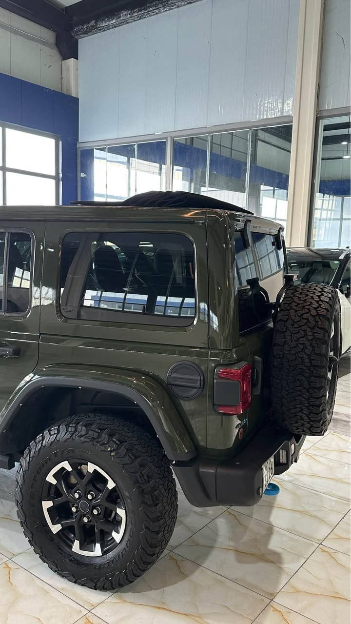 Jeep wrangler 4XE 2024 
بوند صبغ 
ايرباك سكان سيستم 
ماشية 38 الف مايل 
السعر: 318$ ورقة و مجال  
السيارة فقط ليل بيع 
***********
Duhok terminal أربيل, العراق
