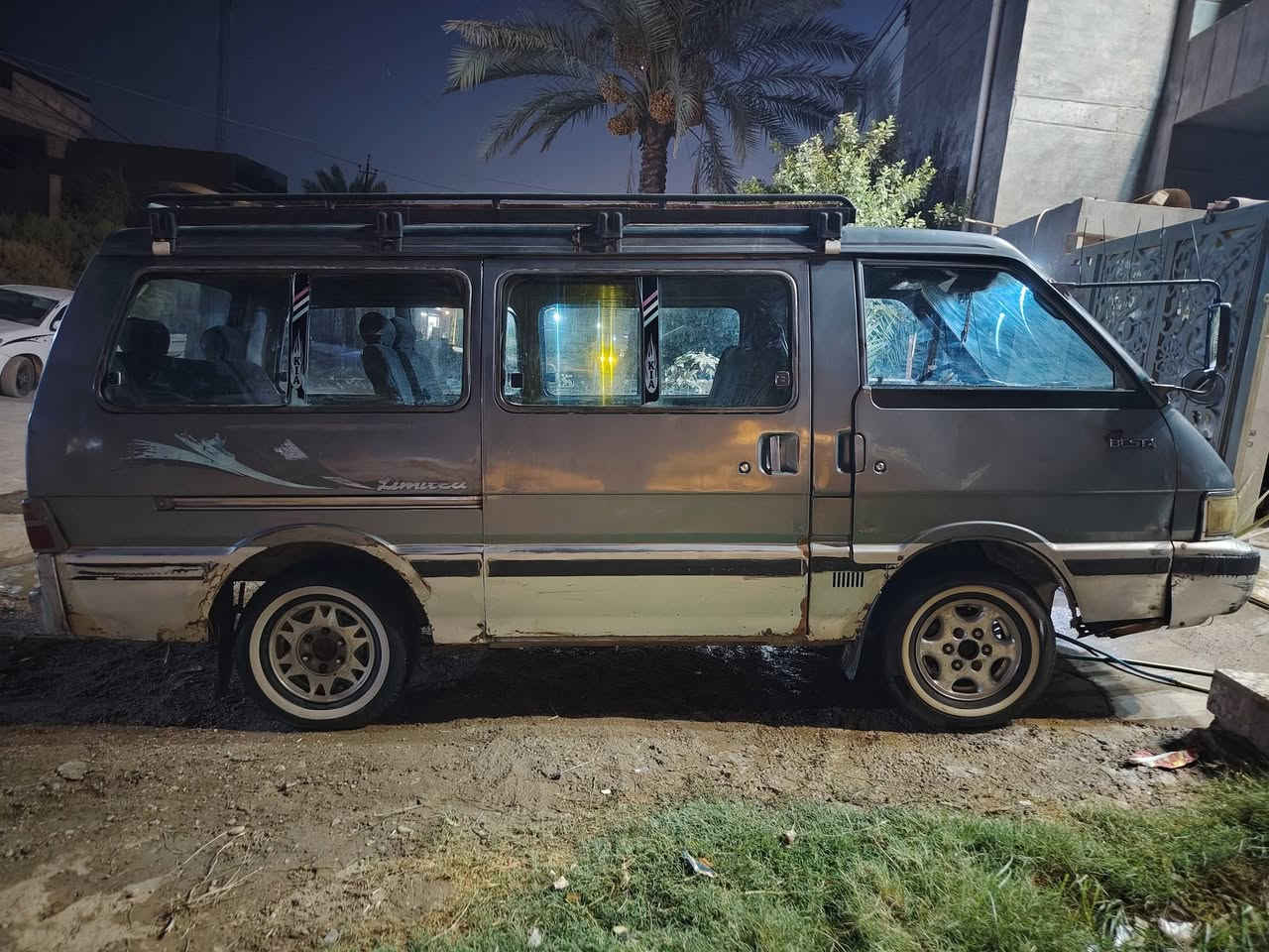 السلام عليكم كيا بستا موديل 94 سنويه 28 شهر 3 كير ومحرك واكسل خير من الله بيها معجون فقط باب السايق شي قليل السياره بلاديه بيها خياسات بالدوسات والحجل واضح ومبين كدامك بالصور غرفتها زينة عارضها 38 وبيها مجال بسيط عليها غرامات مروريه تريد تكطع من سعرها هم ميخالف 

راعيها يريد تحويل انطيك رقمه وتخابره اذا قبل  يسويلك وكاله هاي انته وياه بعد مكاني بغداد ابو غريب اتصال *********** بي واتساب
