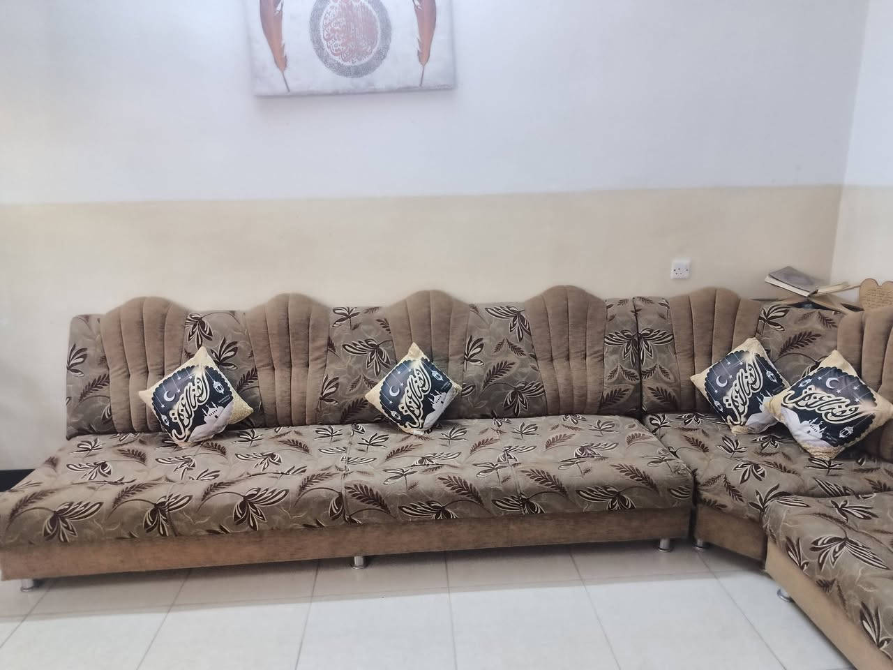 تخم للبيع نضافه فول الخشب عراقي باب اول ويجي 6قطع مع الزاويه
السعر 350و بي مجال 
الموقع موصل حي الشيماء 
تواصل واتساب فقط ***********

