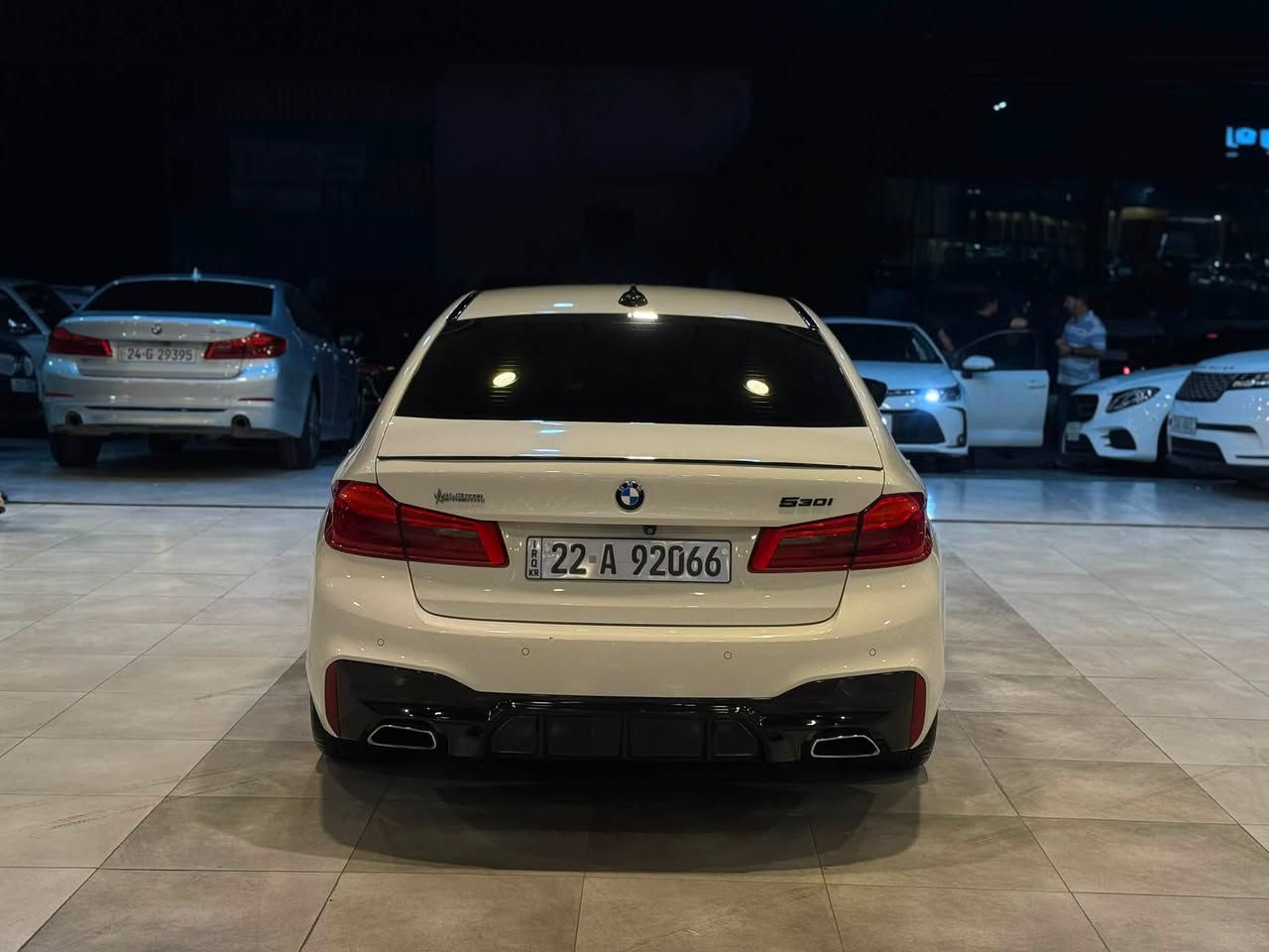 السلام عليكم 
BMW 530i M package 2017
سياره وكاله العروش 💯
بدون قطره صبغ وكاله 
مواصفات 
رادار امامي ( اوتو ستوب ) 
رادار خلفي 
رادار جانبي 
نقطه عمياء ￼
كامره خلفيه 
بانوراما 
لايت حساس ويه الستيرن 
داخل مشمشي بلادي 🖤
تبريد قطعتين 
حساسات امامي + خلفي 
بصمه عدد 4 
وضعيات قياده 4

سيرفس كله بالوكاله موجود بذاكره السياره 
كروس سرعه 
باقي المواصفات معروفه 
سياره جديده مناقصها اي شي 💯
ماشيه 145كم الف كيلومتر
السعر238$ بيها مجال 
سياره مكانها اربيل 
***********
