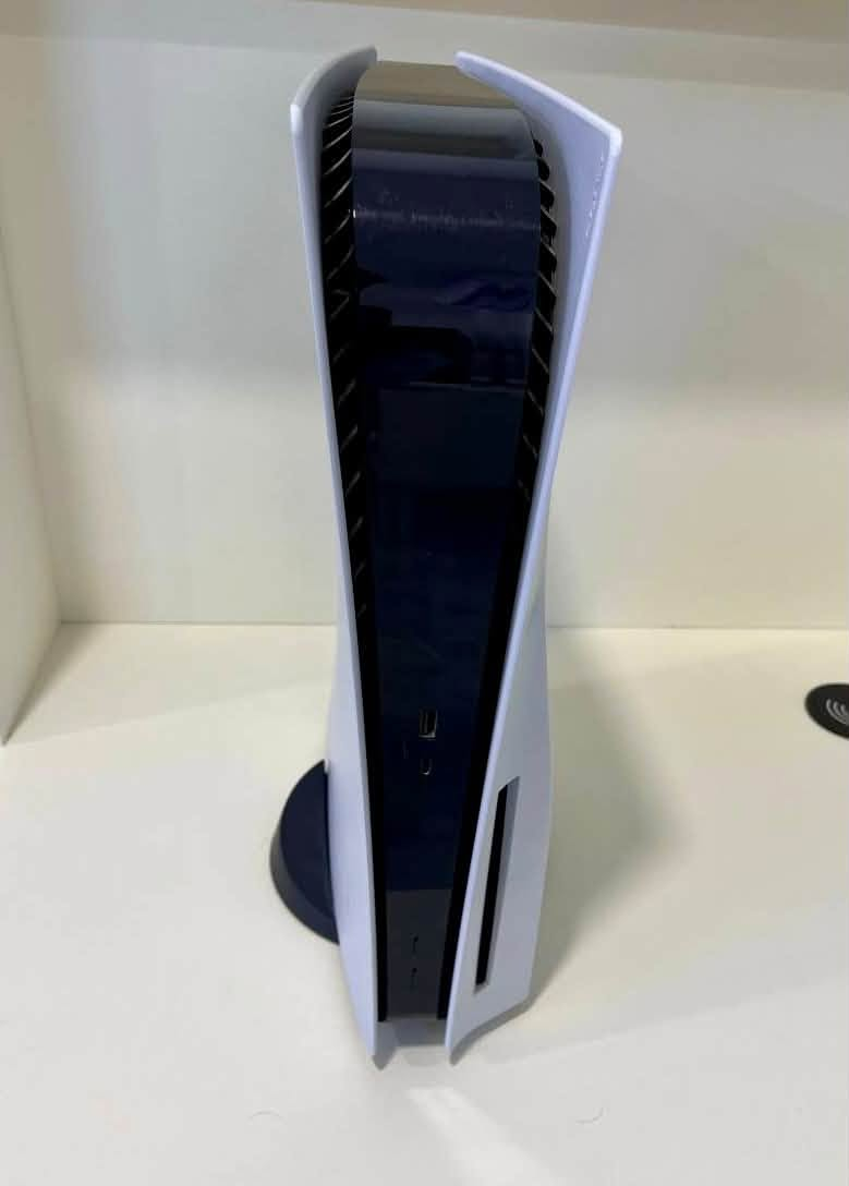 بلي ستيشن 5 للبيع
سلام عليكم 

جهاز نظيف بس بي ملاحظه وحده ( usb خلفي واحد منهن مكسور ) 

ملحقات كامل 

نسخه ياباني 

جوستك مبدل قيرين مغناطيسي 

السعر 600 الف

بغداد الكرخ 

***********
