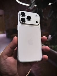 آيفون ١٧ برو ماكس • ٢٥٦ • بطارية ١٠٠