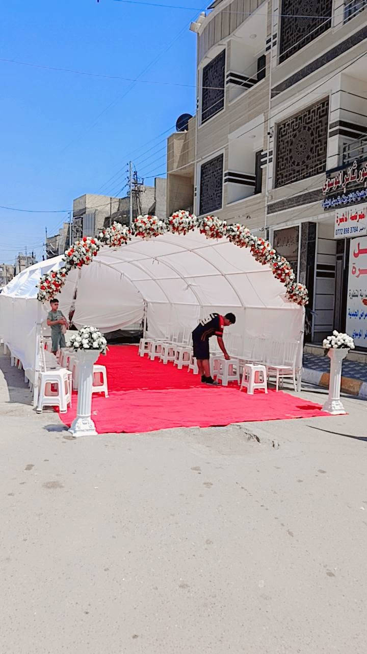 يعلن معرض الشمري تاجير الجوار المناسبات بسعار مناسبه خلي فرحكم ويانه حلو سعر الجادر 250الف داخل بغداد  بس رقم الهاتف ***********
