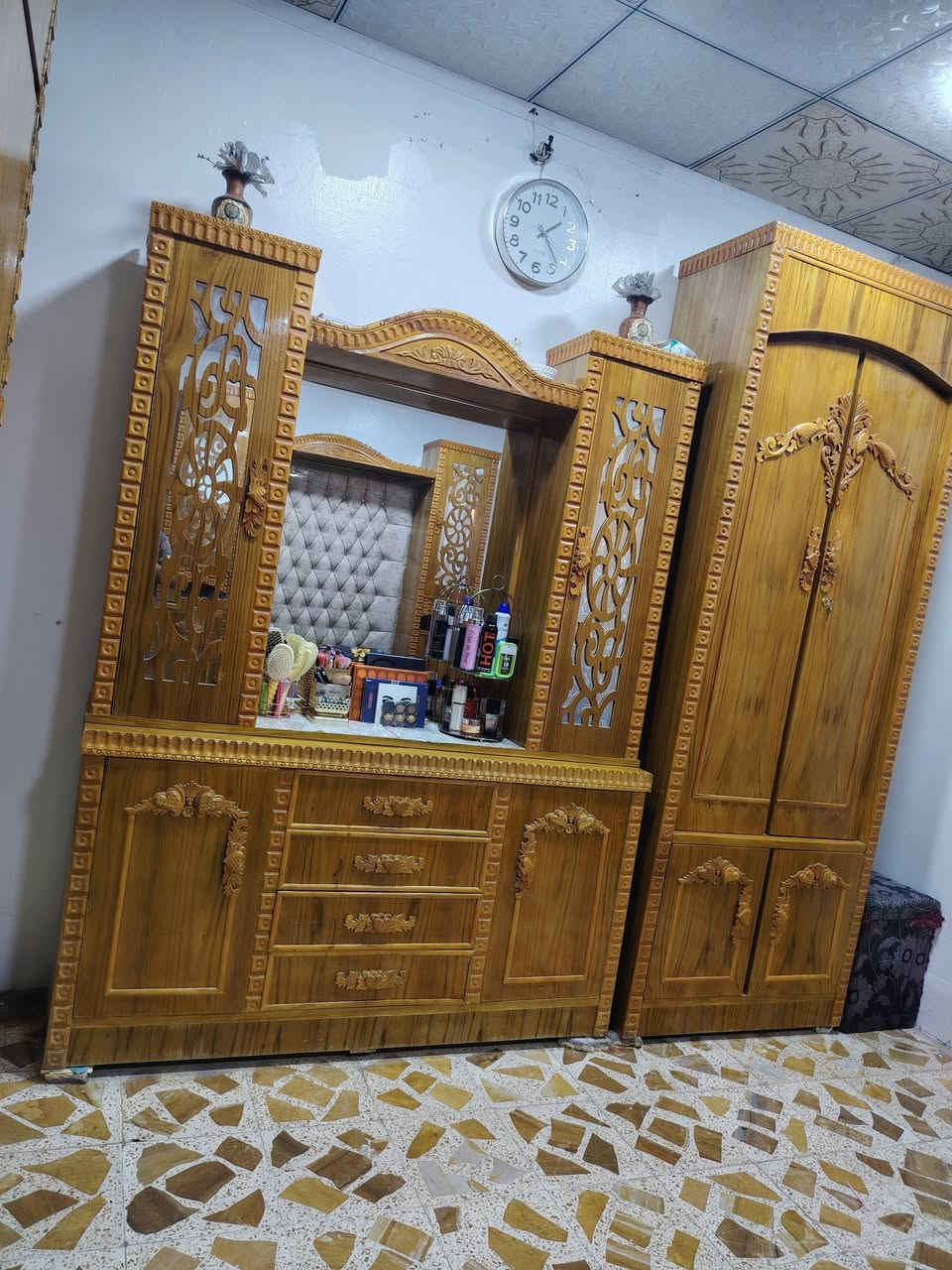 غرفه لبيع نضيف ما صارلها شي من اخذتها  السعر علئ ارقم ***********  هذ الرقم مابي واتساب آسيا  بس الكورك بي وتساب ***********  العنوان موصل حي عدن
