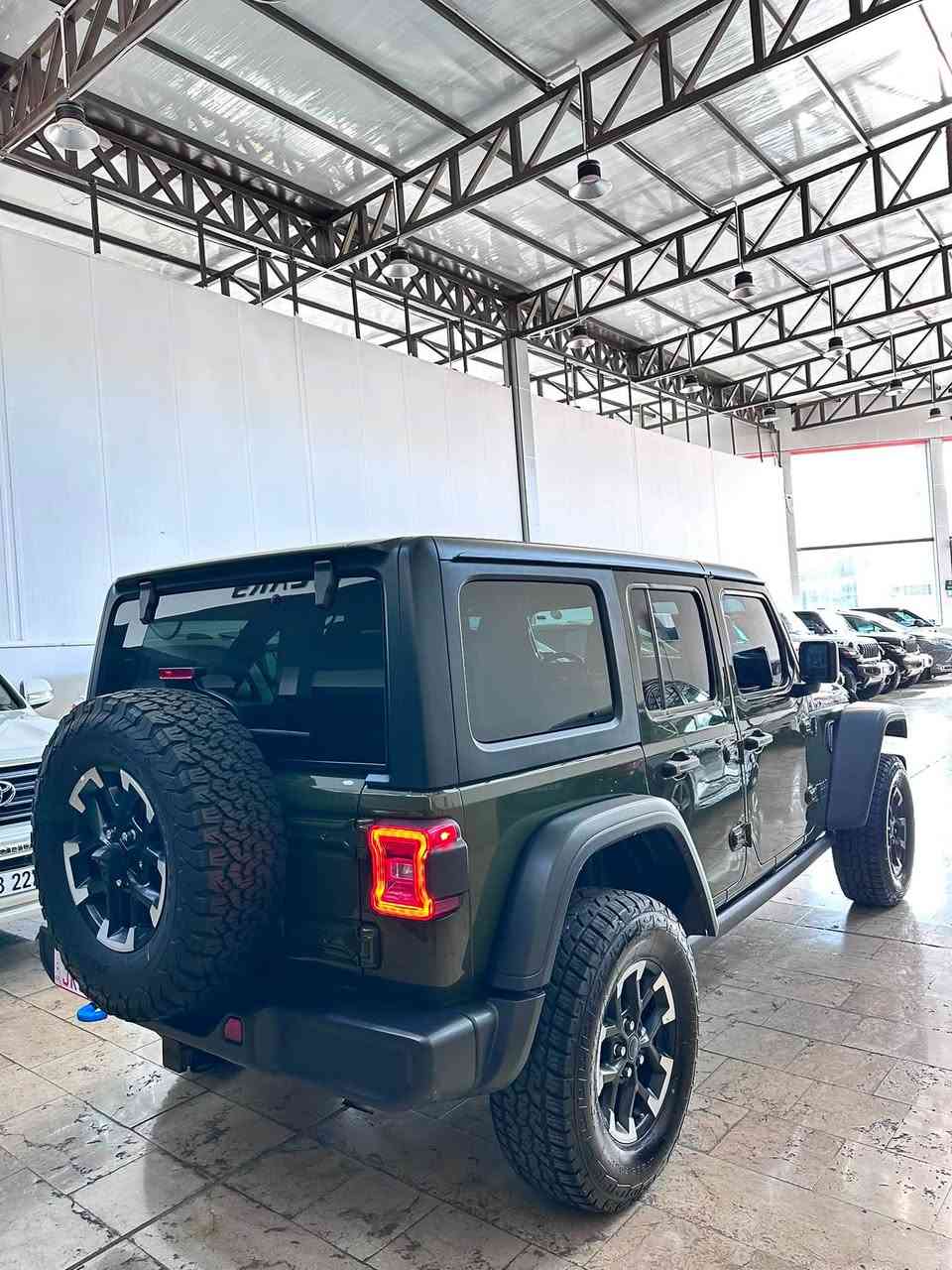 رقم السيارة : بدون رقم يترقم محافظات اقليم
موقع السيارة : دهوك
نوع السيارة : jeep wrangler rubicon 
موديل السيارة : 2024
المسافة المقطوعة: 46000 ميل 
4 سلندر هايبرد

ملاحظات: مكفوله بدون صبغ بدون بارد سيارة كله بشرط 

للأستفسار :

السعر 35000$ 

***********
***********
